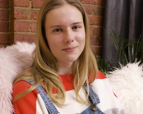 Меня зовут Лора и я не брею киску