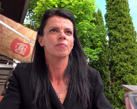 Развёл на анальный секс зрелую чешскую милфу