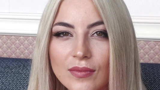Попала к Вудману на секс с его друзьями