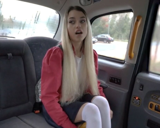 Не смогла найти деньги, по этому заплатила сексом