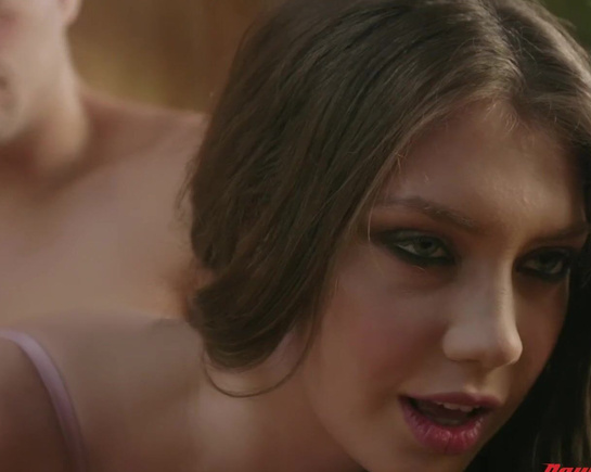 Я хочу, чтобы ты жестко трахнул меня при муже