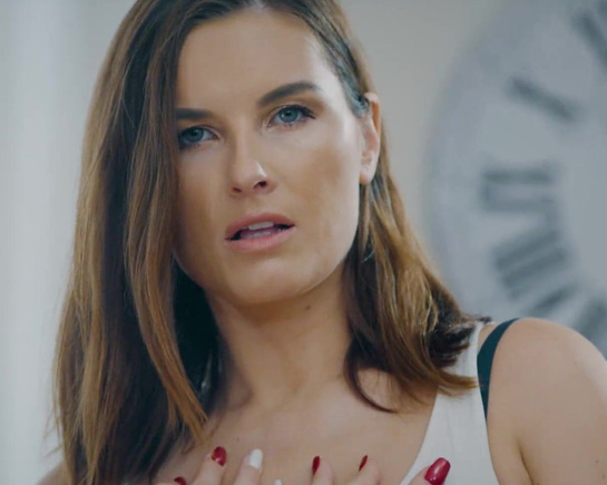 Пышная милфа получила кремпай в киску