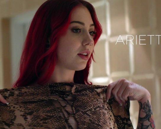 Пока муж отдыхает дома, жена изменяет с черным любовником