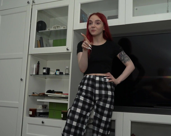 Рыжеволосая студентка не плохо отсасывает