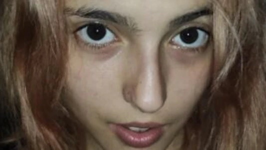 Худая девушка наслаждается большим членом, пока не кончит