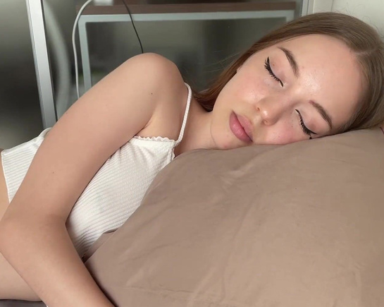 Приятный утренний секс с молоденькой и красивой студенткой