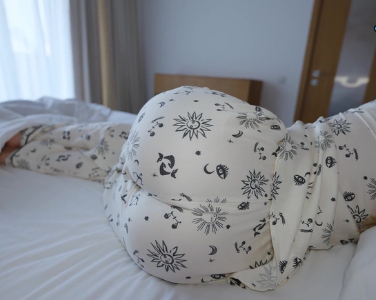 Утренний секс со сводной сестрой закончился кремпаем