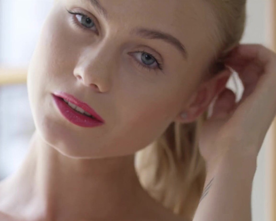 Брею бритую киску для тебя мой сладкий