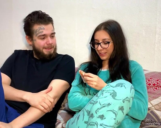 Русский парень развел милую девушку на анальный секс