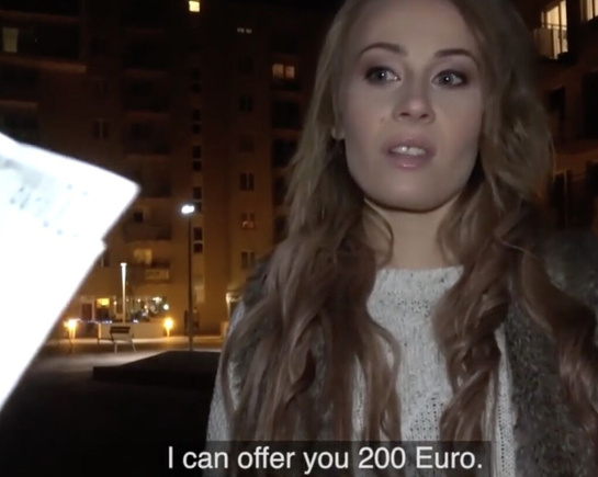 200 евро просто за то, что я покажу тебе свои сиськи??? - ДА!